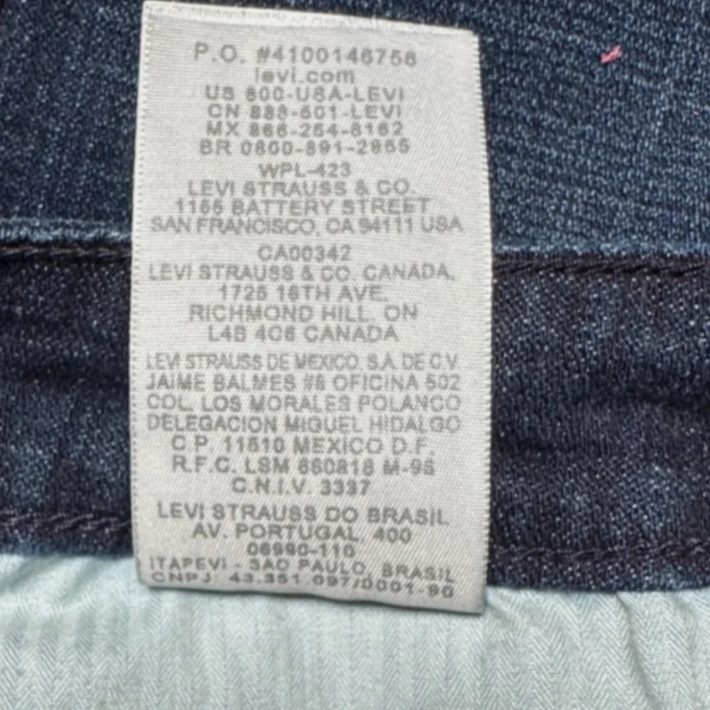 (14/32) **LEVI'S** CLASSIC DEMI CURVE STRETCH DENIM WOMENS JEAN SHORTS